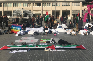 Pescara - Sit in pro Palestina, oltre duecento i manifestanti